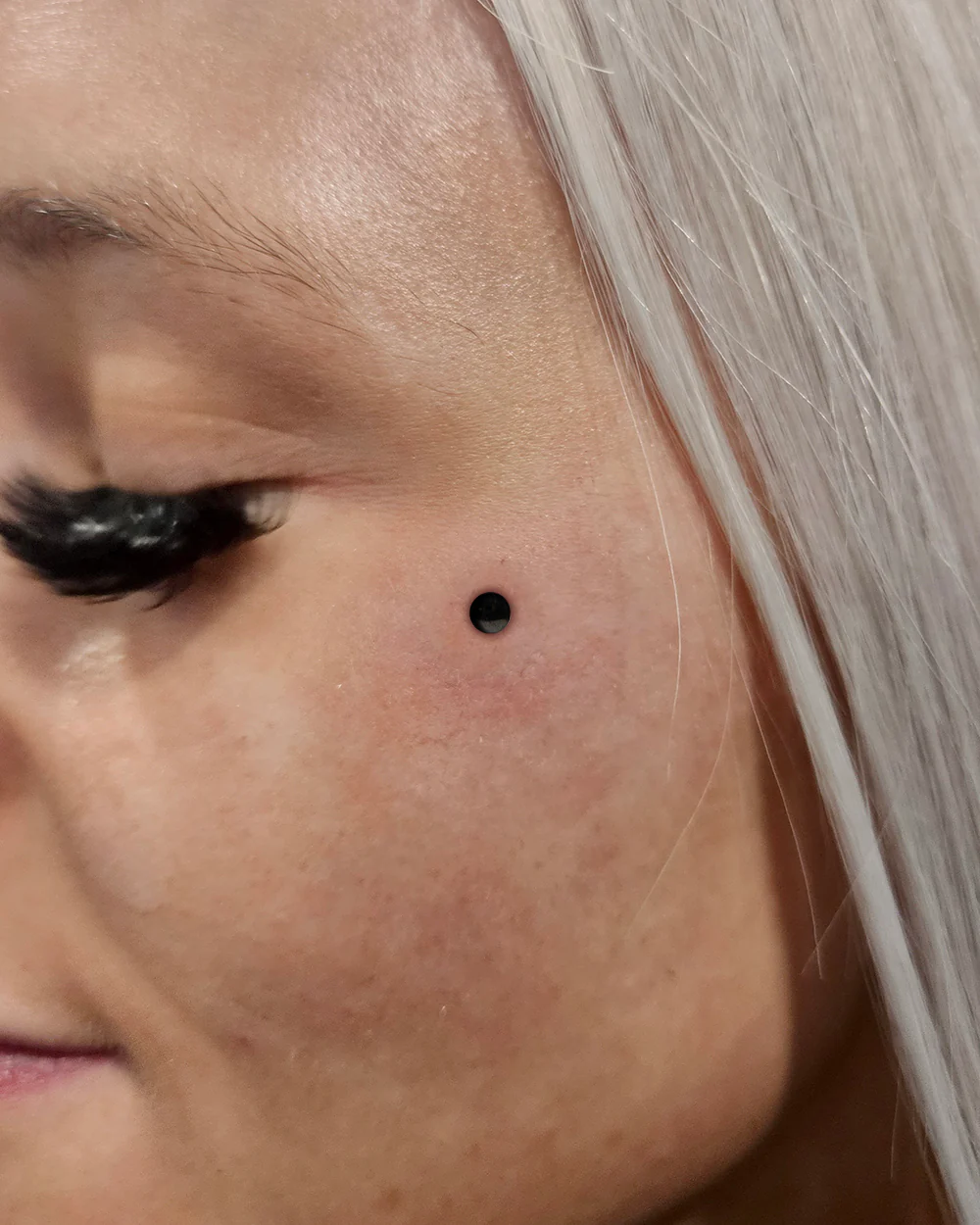 14G Black Titanium Disc Dermal Top - Image 2