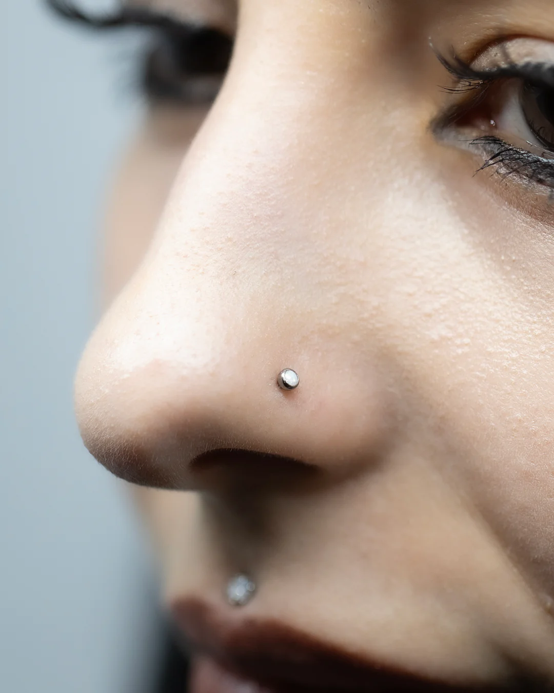 18G Nose Stud | Titanium White Opal Curved Nosestud - Image 2