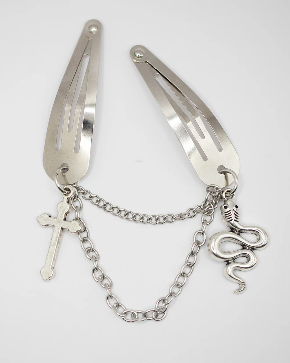 Sweet Vengeance Snake & Cross Chained Hair Clip - Image 2