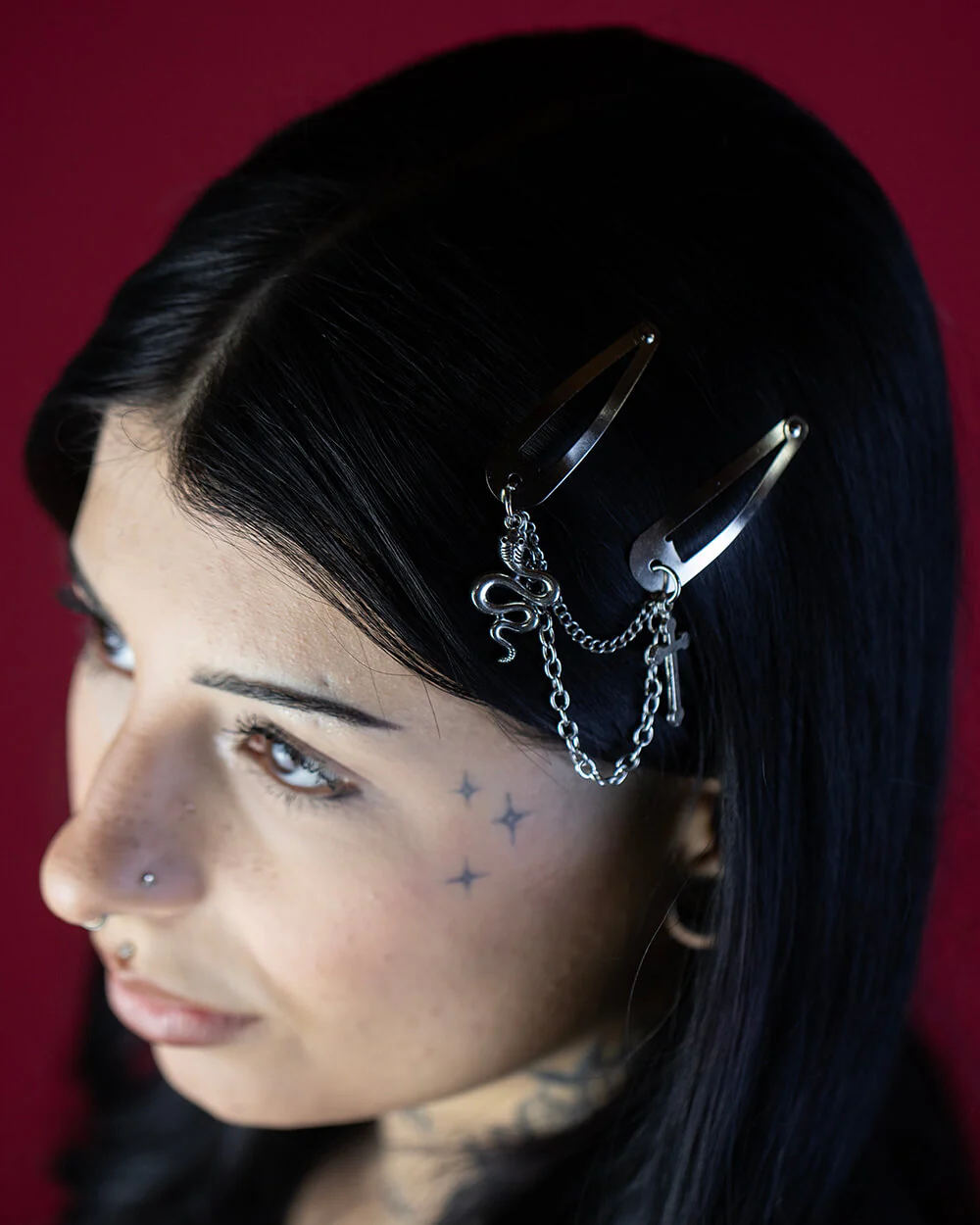 Sweet Vengeance Snake & Cross Chained Hair Clip - Image 3