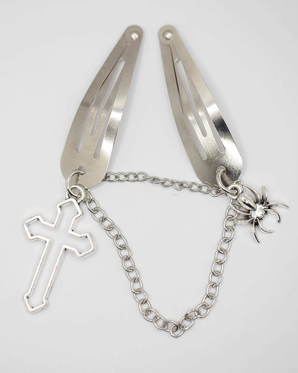 Sweet Vengeance Cross & Spider Chained Hair Clip - Image 2