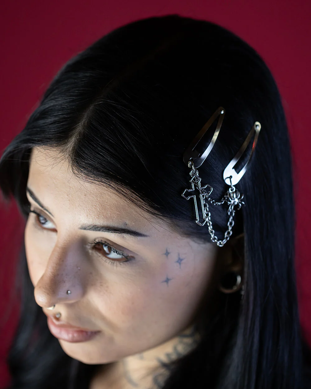 Sweet Vengeance Cross & Spider Chained Hair Clip - Image 3