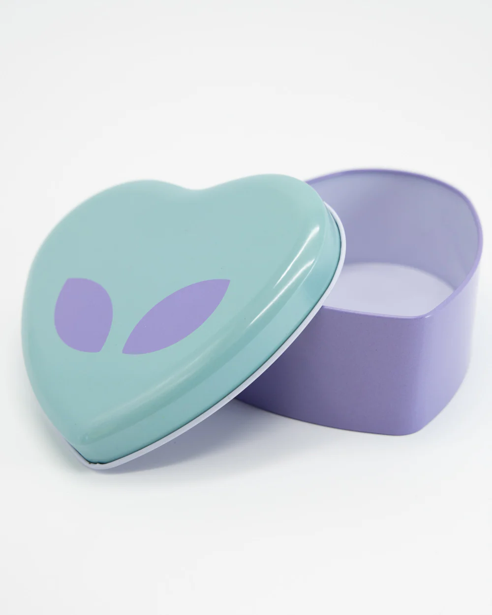 Alien Heart-Shaped Metal Tin - Image 4