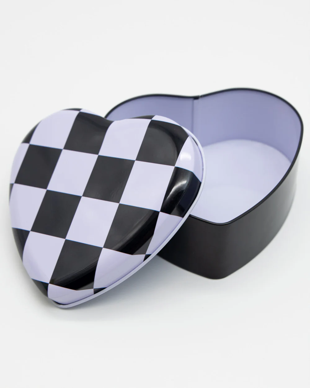 Checkers Heart-Shaped Metal Tin - Image 4