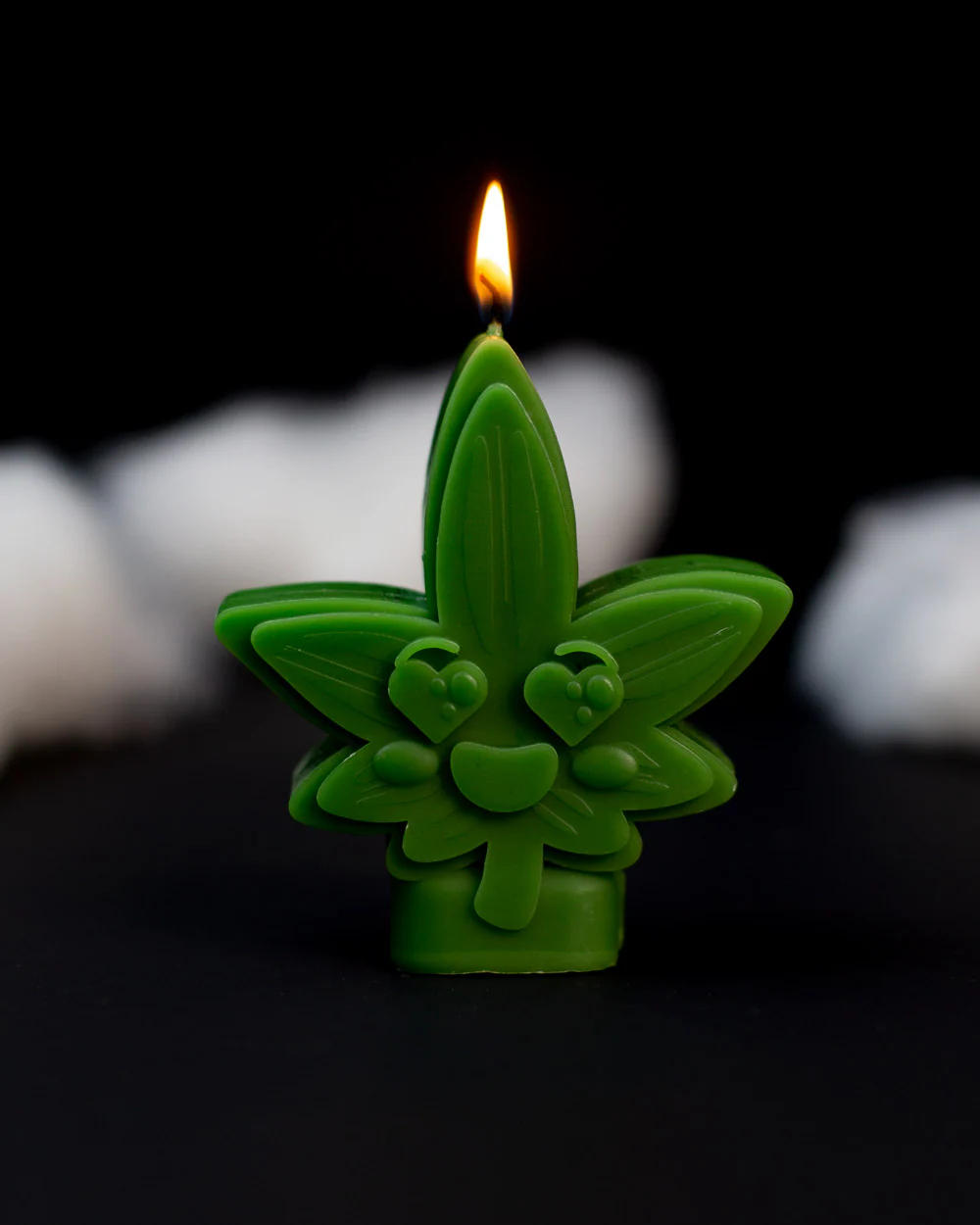 Mrs Cute Leaf Candle